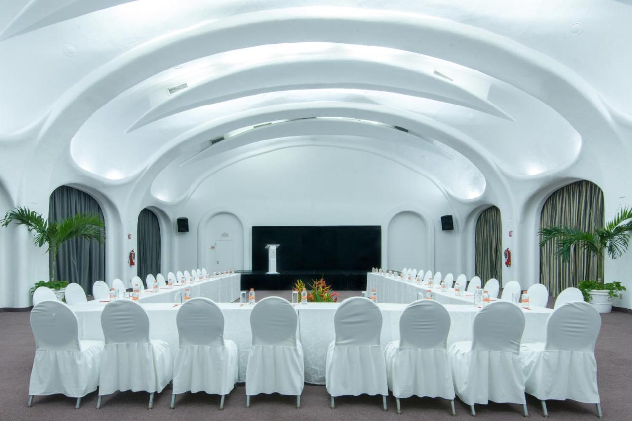 Las Hadas By Brisas Manzanillo Eksteriør bilde The ballroom