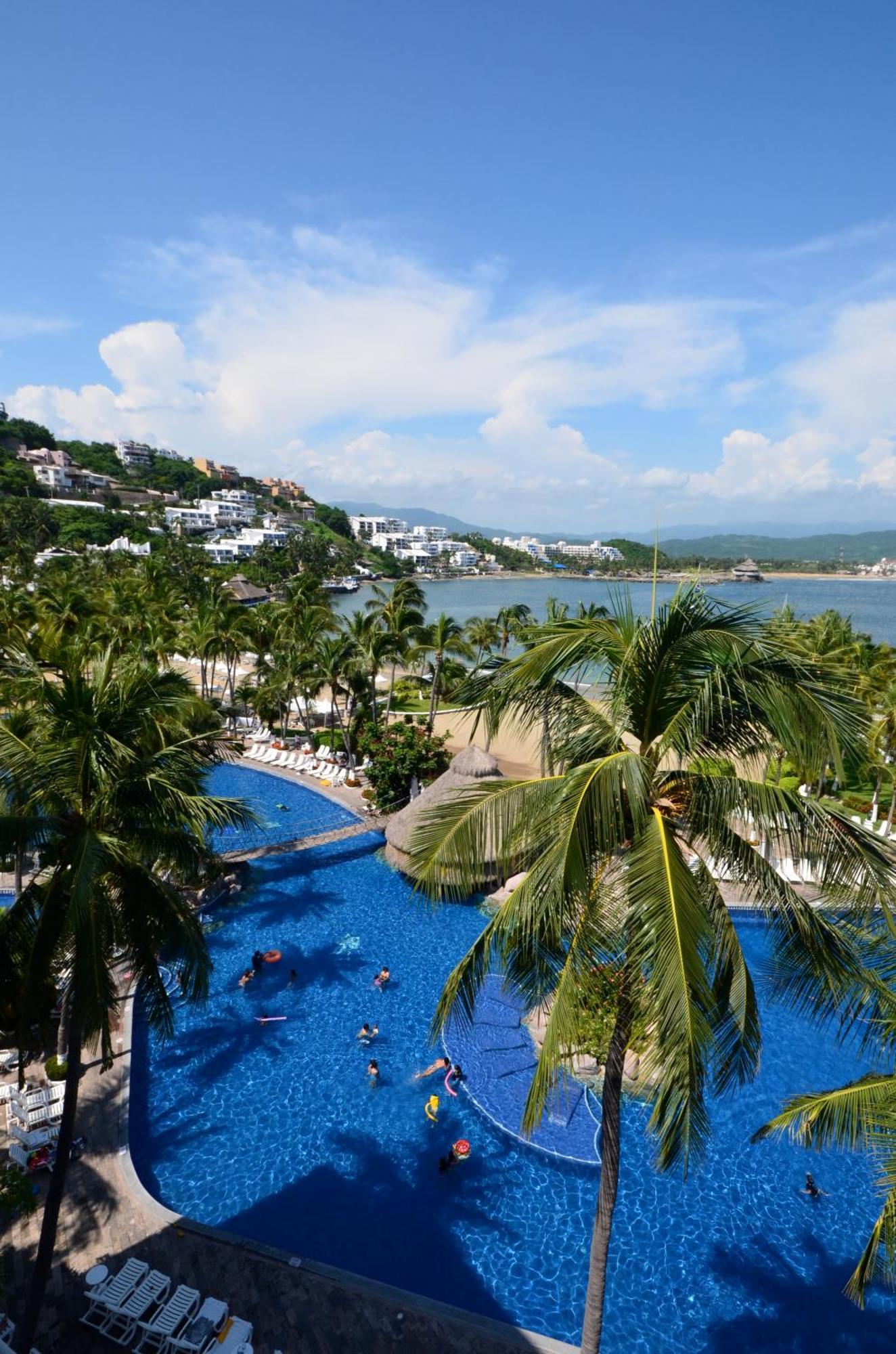 Las Hadas By Brisas Manzanillo Eksteriør bilde View of the bay