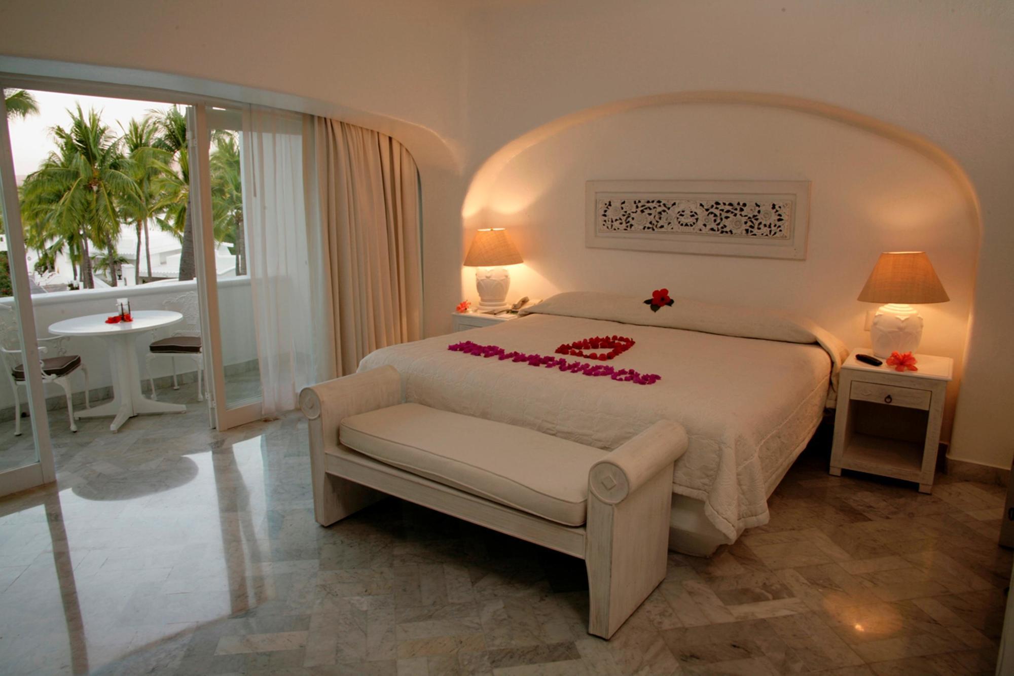 Las Hadas By Brisas Manzanillo Eksteriør bilde A bedroom at the resort