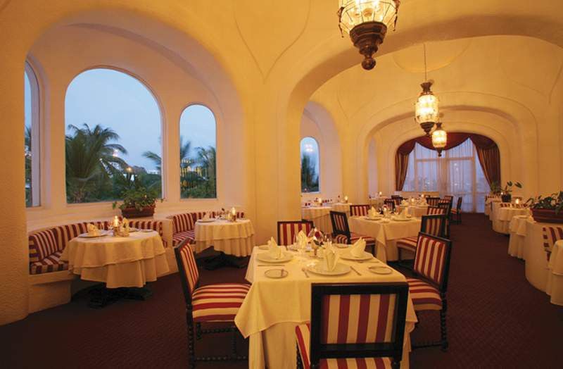 Las Hadas By Brisas Manzanillo Restaurant bilde The restaurant at the Taj Mahal Palace