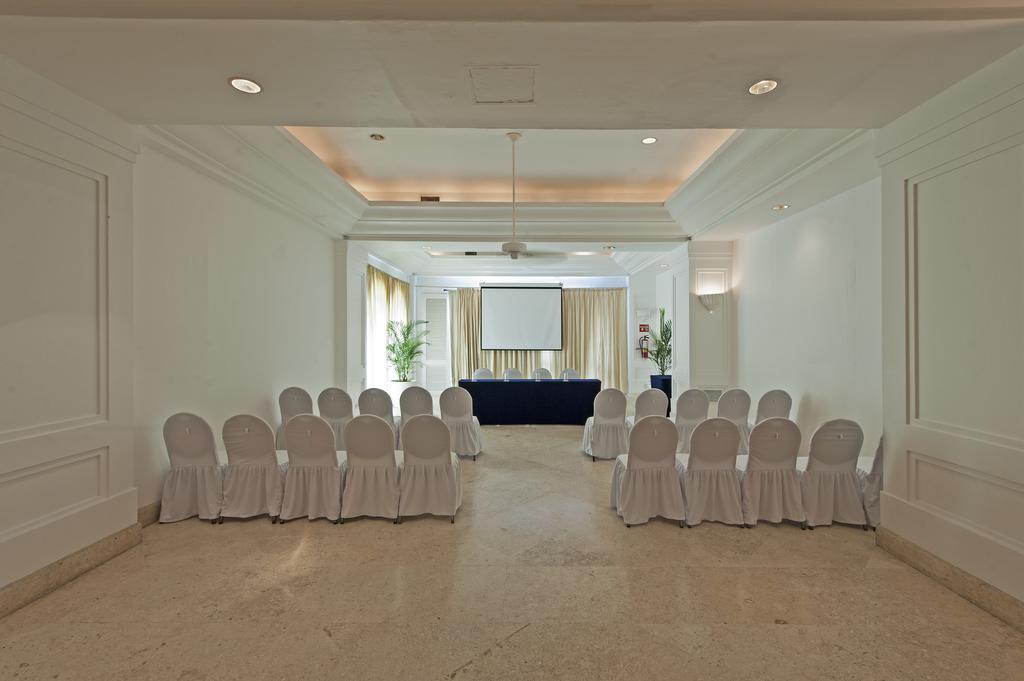 Las Hadas By Brisas Manzanillo Eksteriør bilde The meeting room