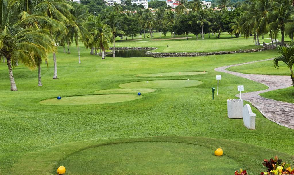 Las Hadas By Brisas Manzanillo Eksteriør bilde Golf course at Hard Rock Hotel